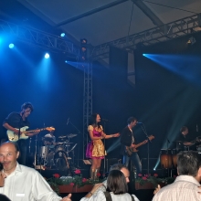 Antonia aus Tirol mit Band